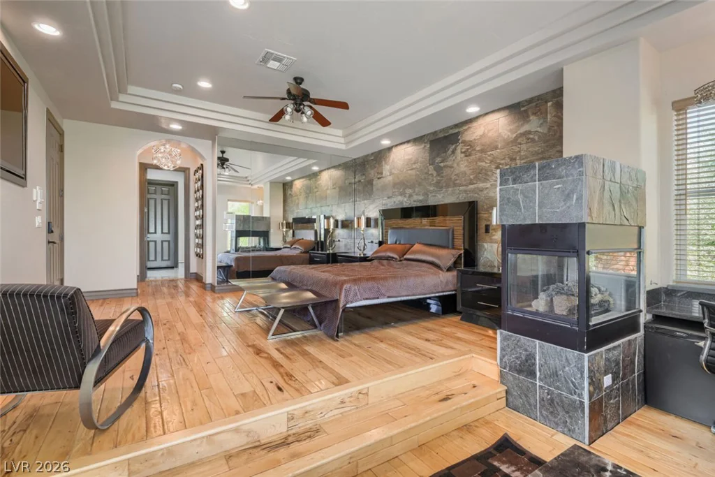 2010 Shenley, Las Vegas, NV 89117