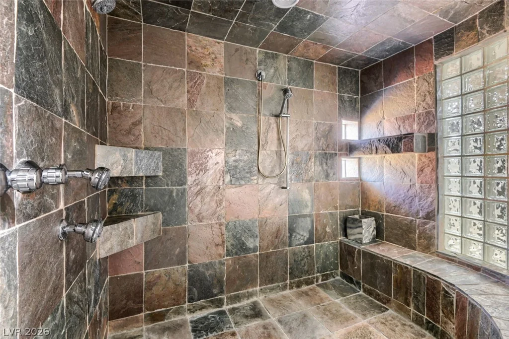 2010 Shenley, Las Vegas, NV 89117