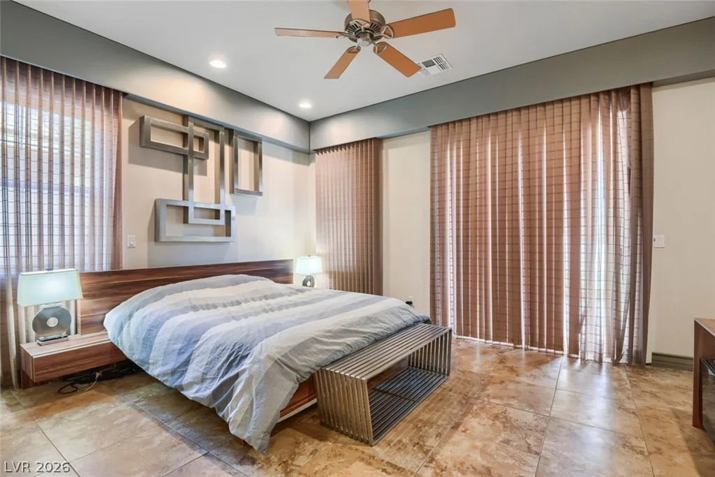 2010 Shenley, Las Vegas, NV 89117