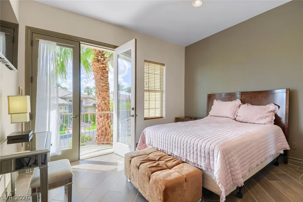 2010 Shenley, Las Vegas, NV 89117