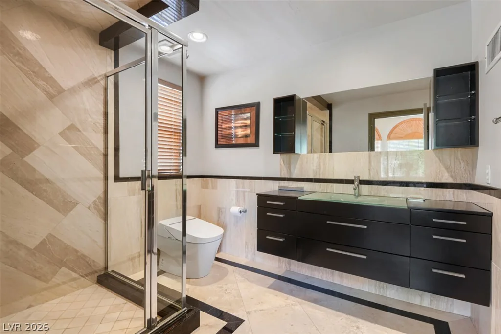 2010 Shenley, Las Vegas, NV 89117
