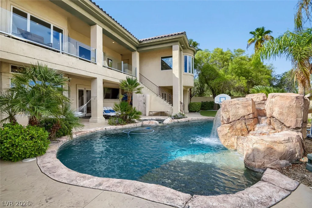 2010 Shenley, Las Vegas, NV 89117