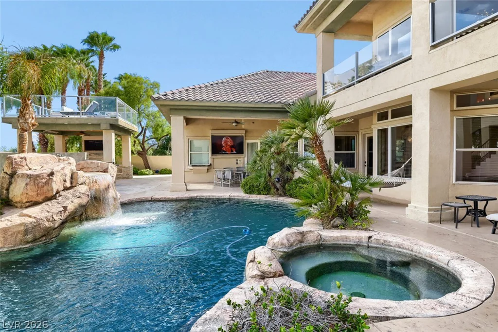 2010 Shenley, Las Vegas, NV 89117