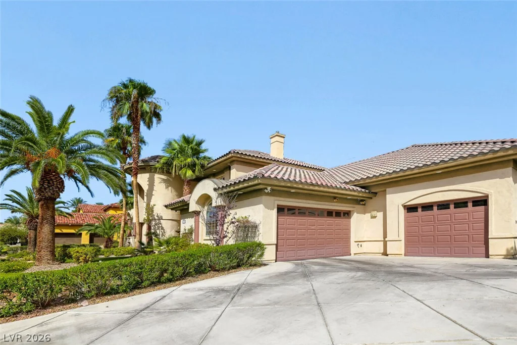 2010 Shenley, Las Vegas, NV 89117