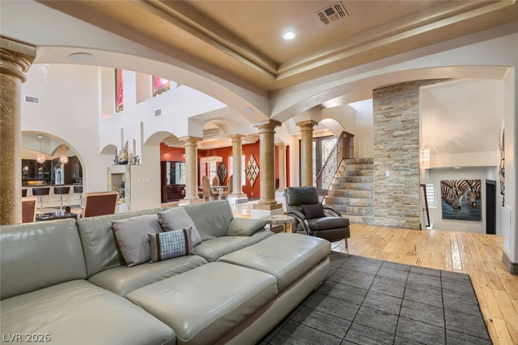 2010 Shenley, Las Vegas, NV 89117