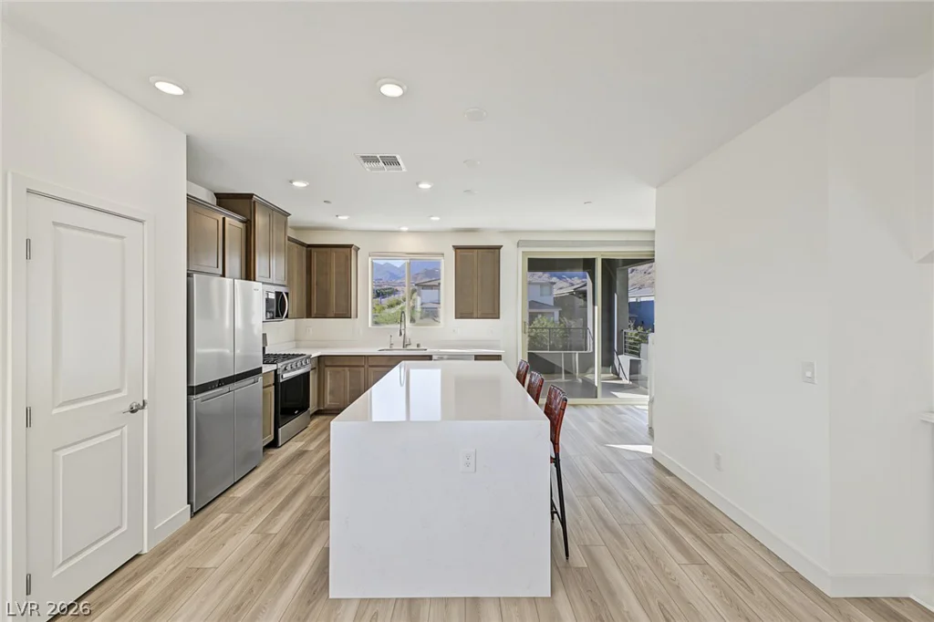 1501 Little Penguin, Las Vegas, NV 89138