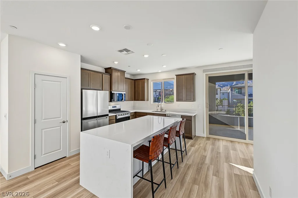 1501 Little Penguin, Las Vegas, NV 89138