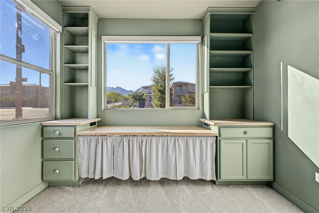 1501 Little Penguin, Las Vegas, NV 89138