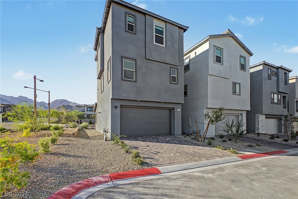 1501 Little Penguin, Las Vegas, NV 89138