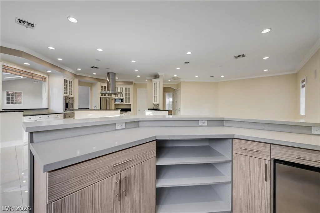 3745 Pacific, Las Vegas, NV 89121
