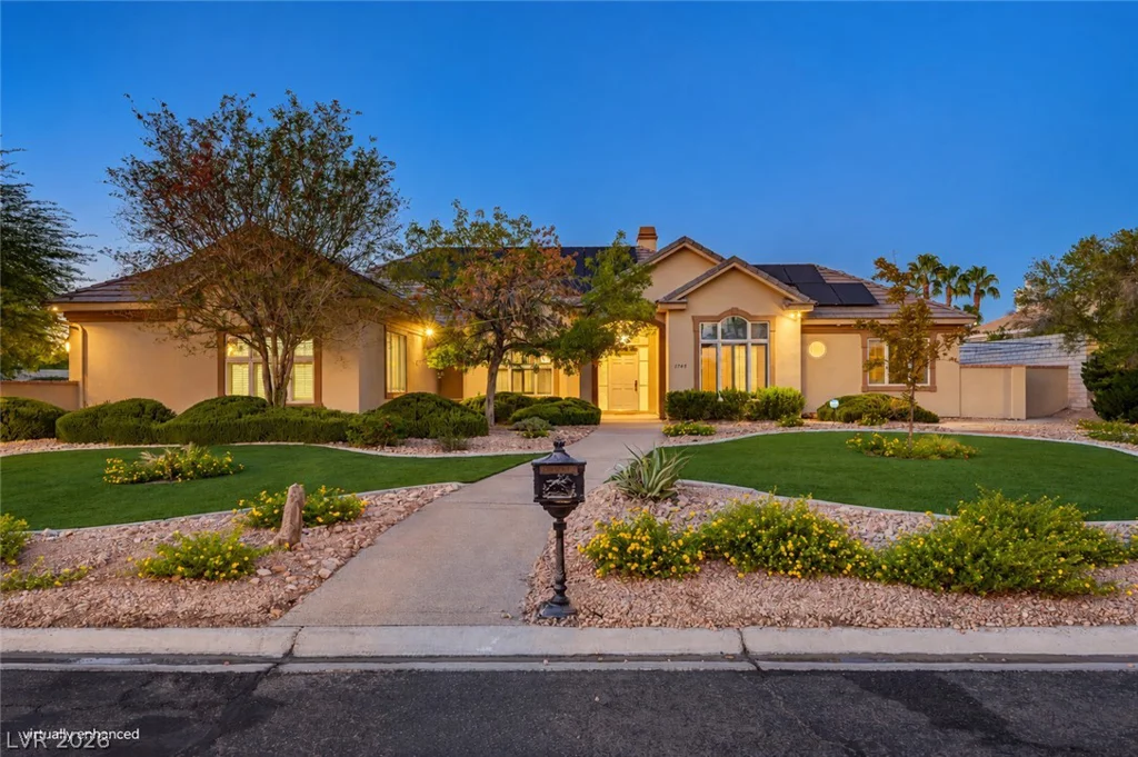 3745 Pacific, Las Vegas, NV 89121