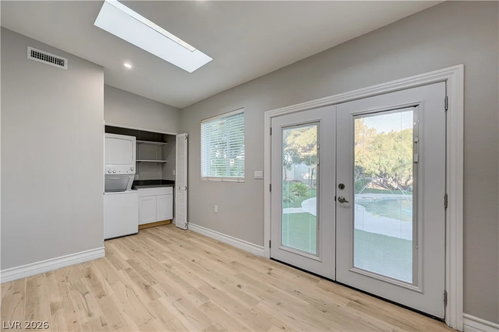 3745 Pacific, Las Vegas, NV 89121