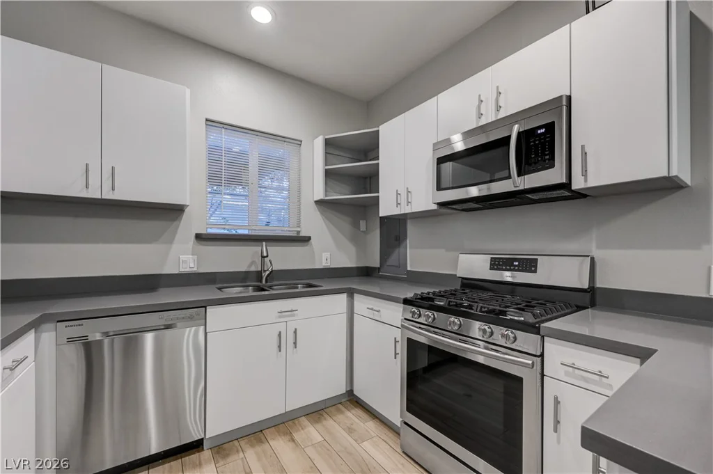 3745 Pacific, Las Vegas, NV 89121