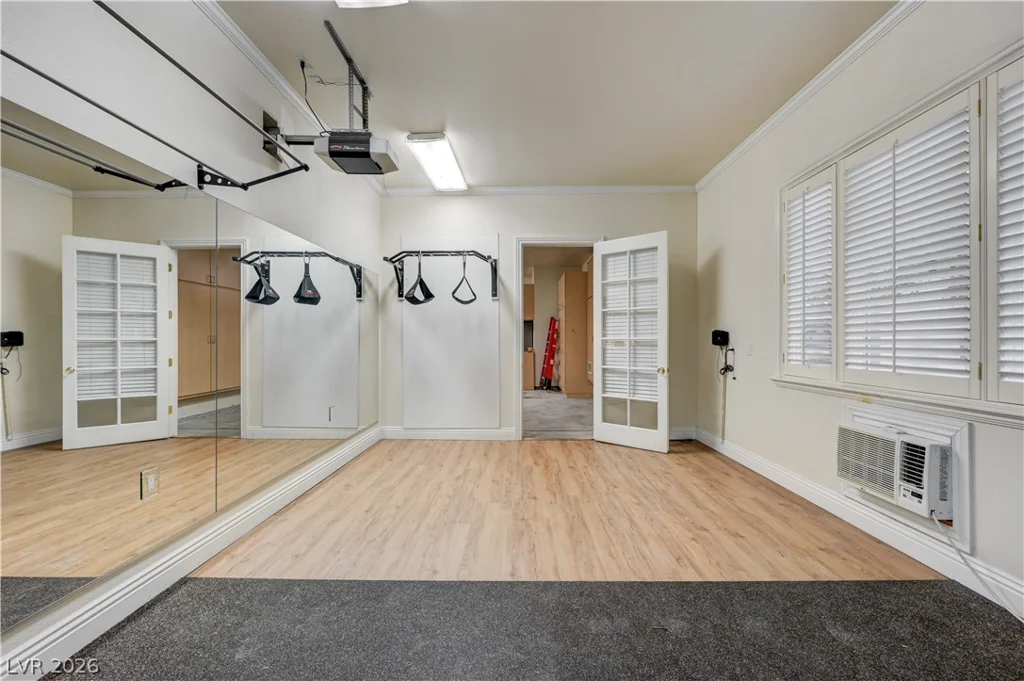 3745 Pacific, Las Vegas, NV 89121