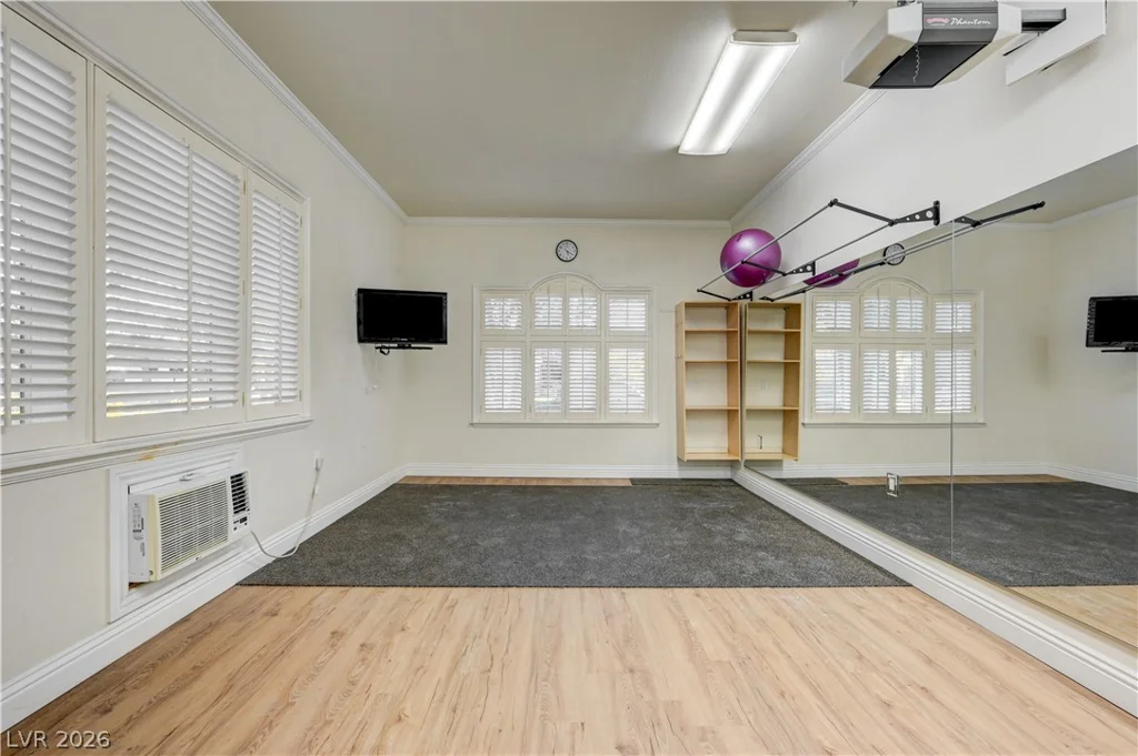 3745 Pacific, Las Vegas, NV 89121