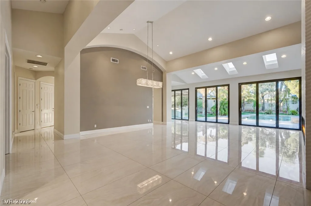 3745 Pacific, Las Vegas, NV 89121