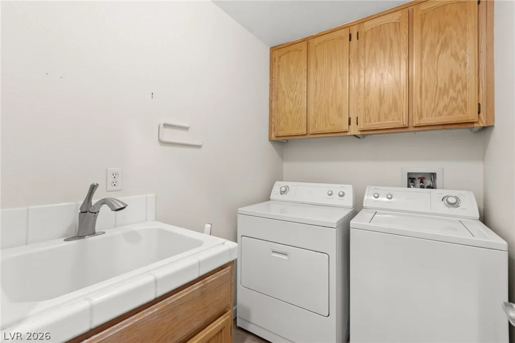 1821 Derbyshire, Las Vegas, NV 89117