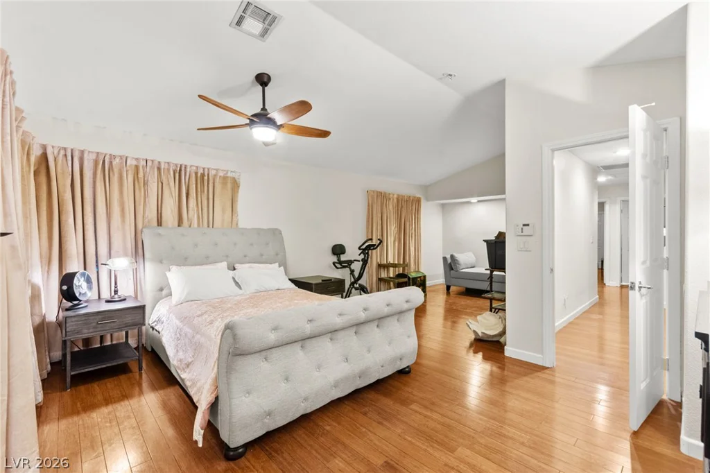 1821 Derbyshire, Las Vegas, NV 89117