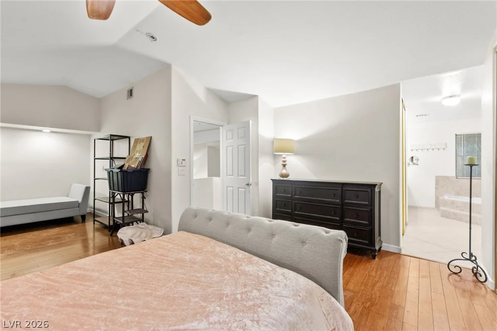 1821 Derbyshire, Las Vegas, NV 89117