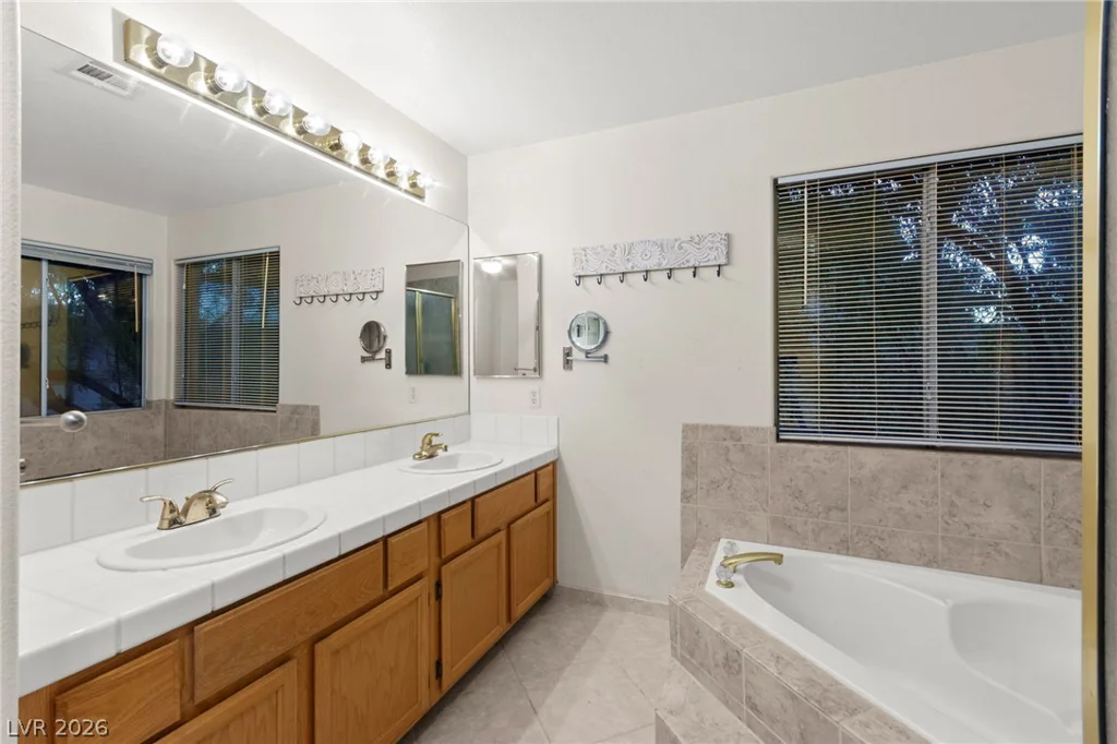 1821 Derbyshire, Las Vegas, NV 89117