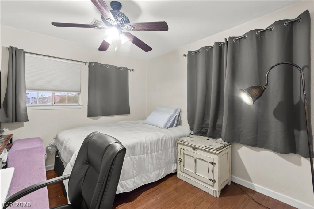 1821 Derbyshire, Las Vegas, NV 89117