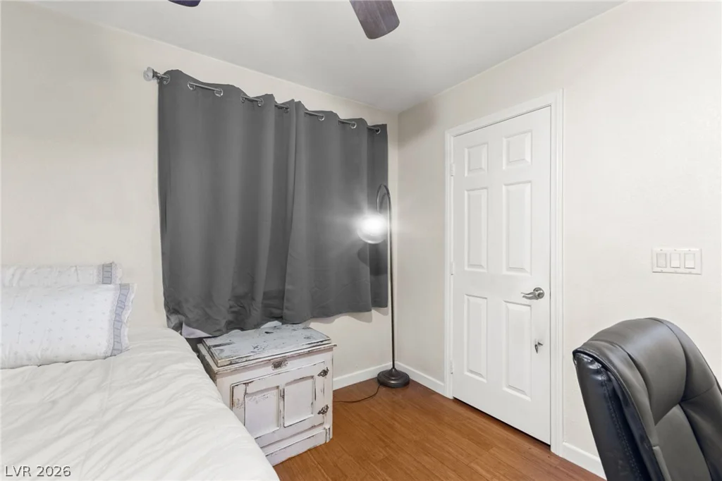 1821 Derbyshire, Las Vegas, NV 89117