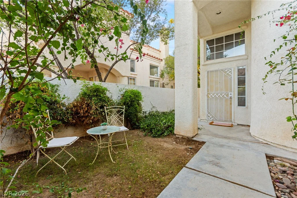 1821 Derbyshire, Las Vegas, NV 89117
