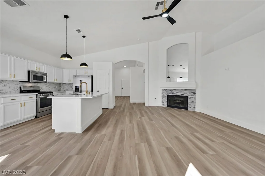 8433 Sea Glen, Las Vegas, NV 89128