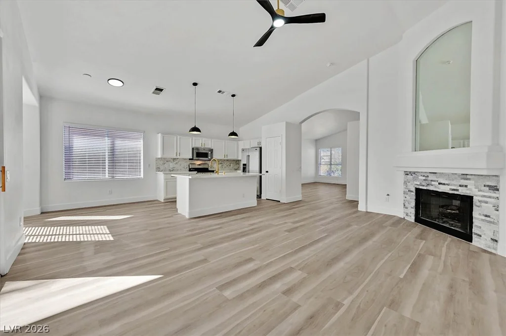 8433 Sea Glen, Las Vegas, NV 89128