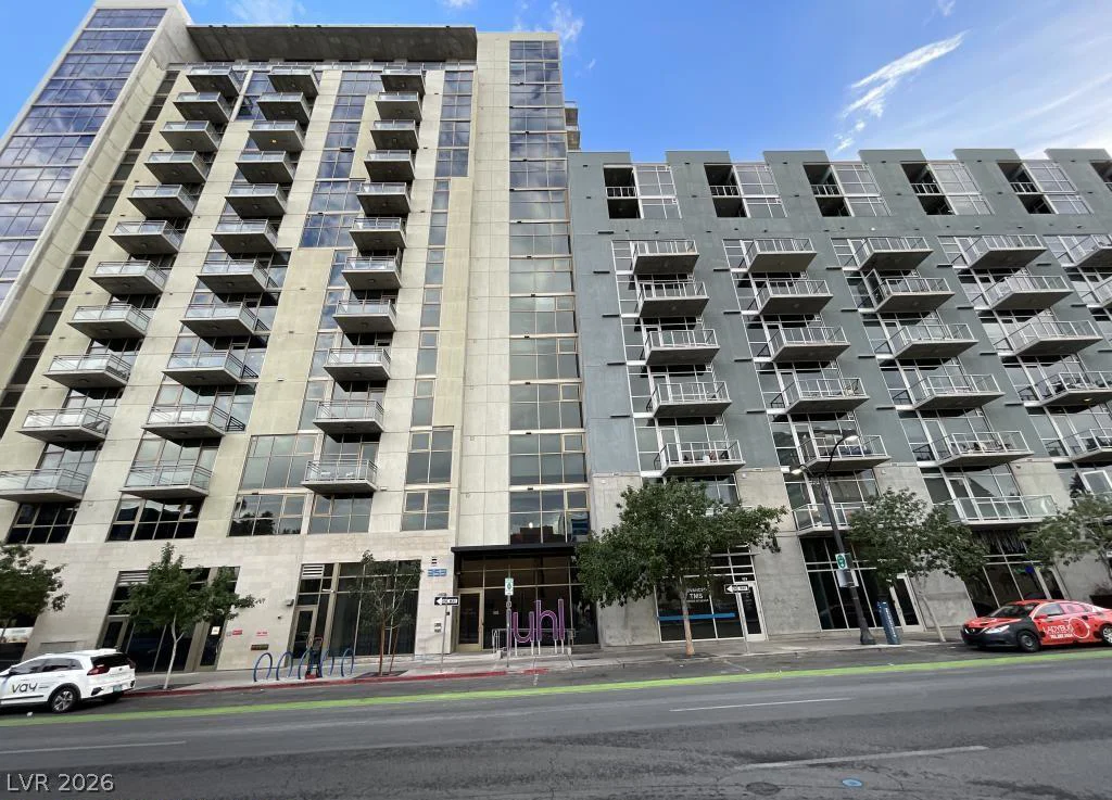 353 Bonneville, Las Vegas, NV 89101