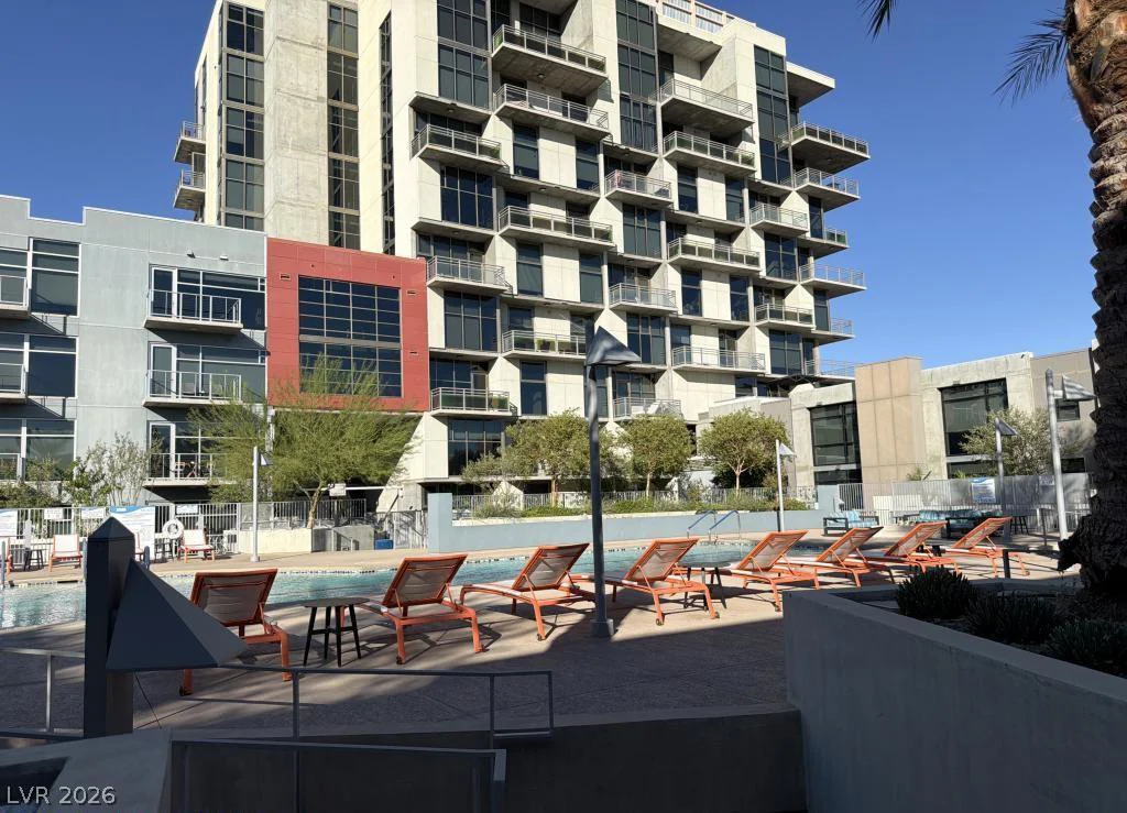 353 Bonneville, Las Vegas, NV 89101