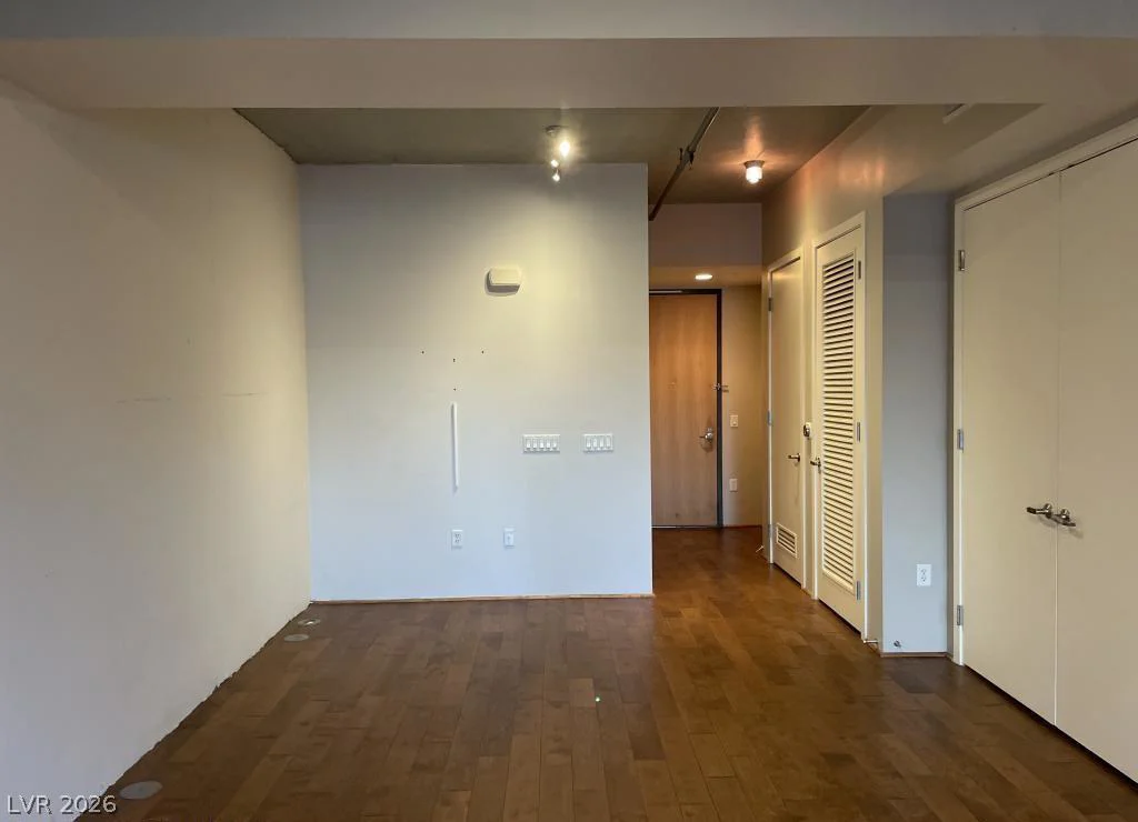 353 Bonneville, Las Vegas, NV 89101