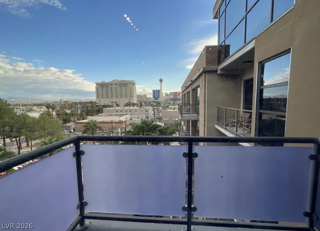 353 Bonneville, Las Vegas, NV 89101