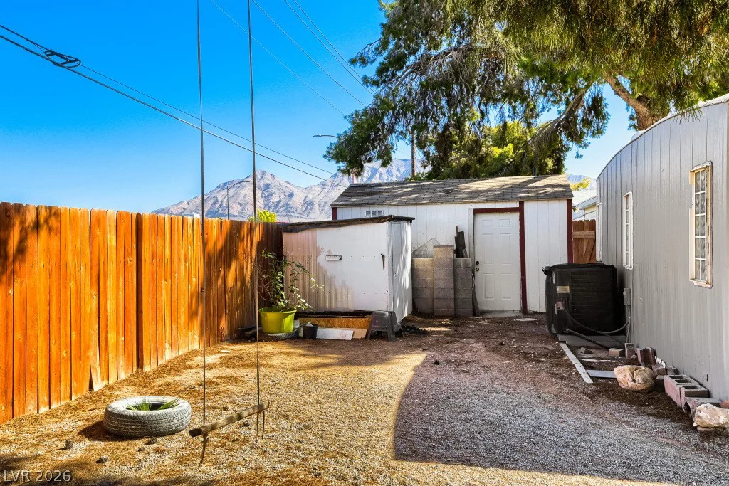 5422 Sir Richard, Las Vegas, NV 89110