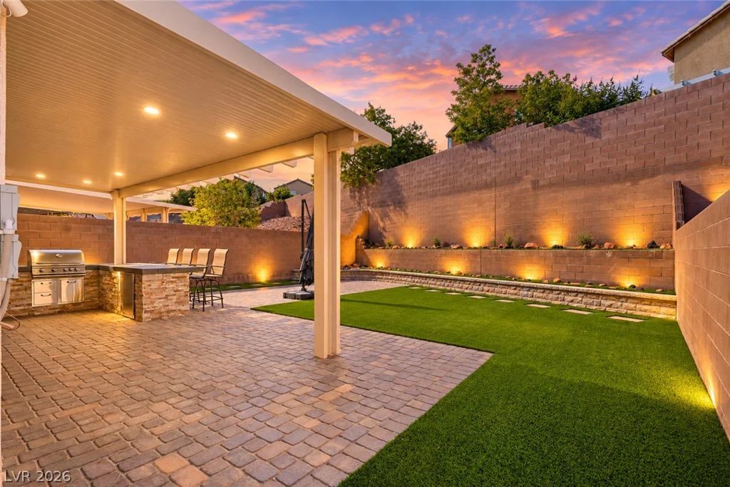 7707 Lone Shepherd, Las Vegas, NV 89166