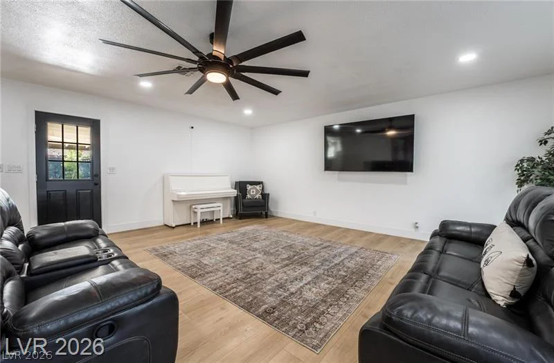 3021 Woods, Las Vegas, NV 89108