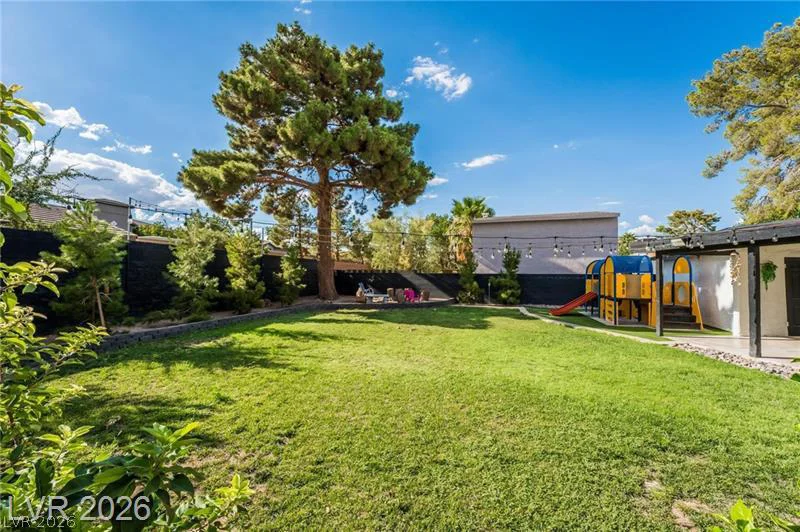 3021 Woods, Las Vegas, NV 89108