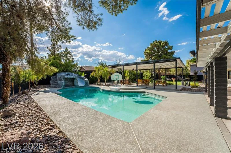 3021 Woods, Las Vegas, NV 89108