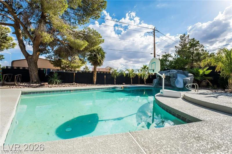 3021 Woods, Las Vegas, NV 89108