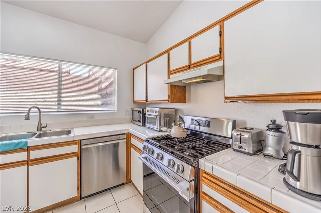 2560 Fort Lauderdale, Las Vegas, NV 89156