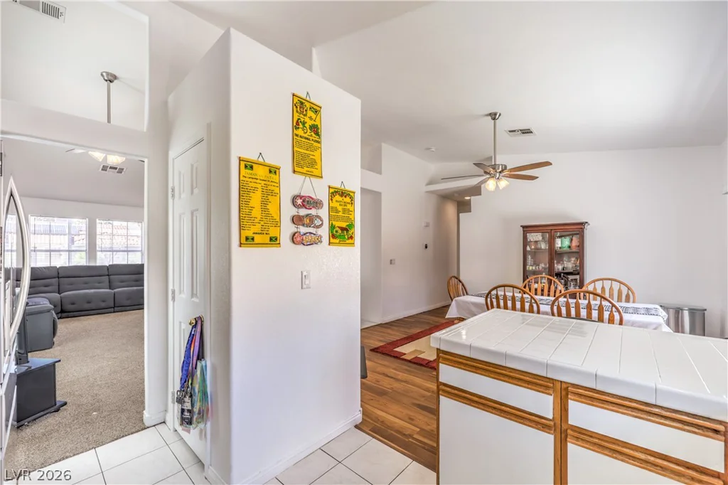 2560 Fort Lauderdale, Las Vegas, NV 89156