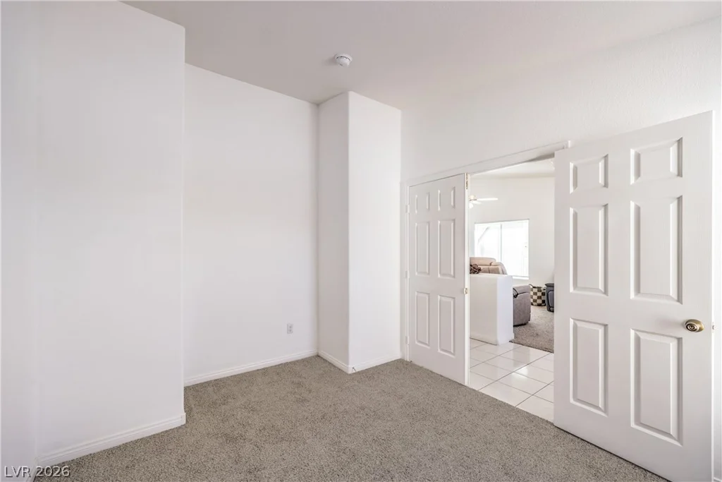 2560 Fort Lauderdale, Las Vegas, NV 89156