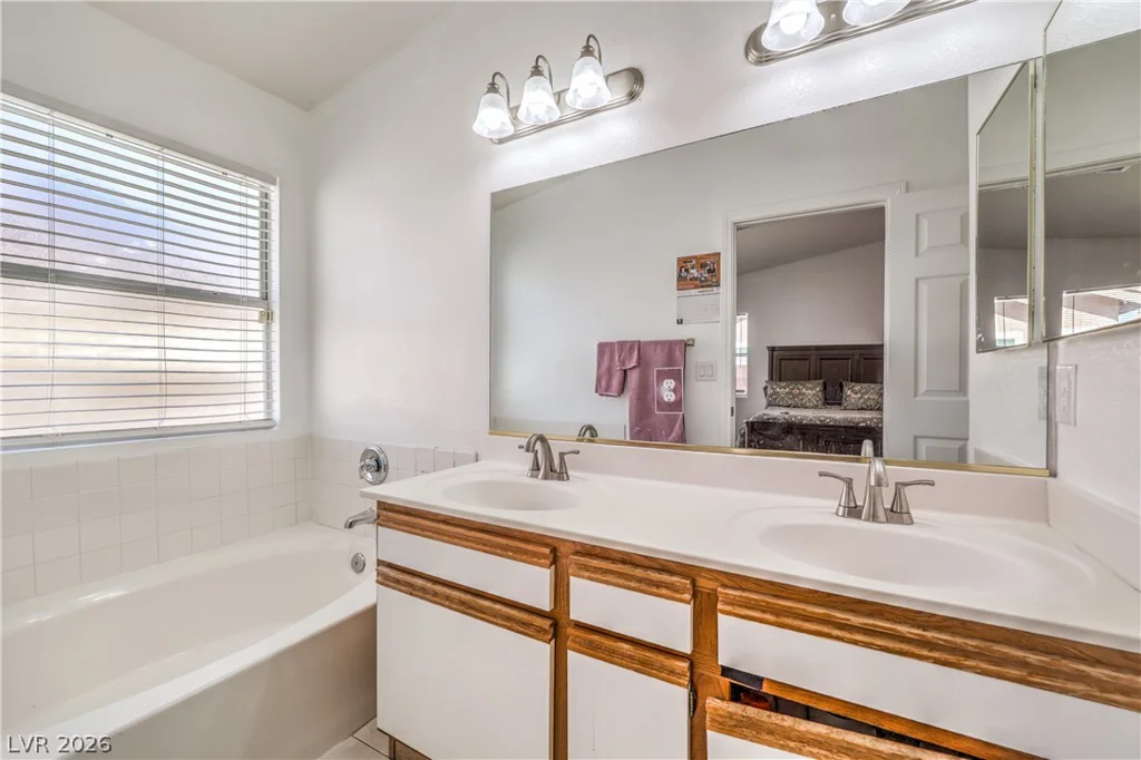 2560 Fort Lauderdale, Las Vegas, NV 89156