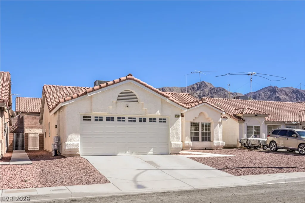 2560 Fort Lauderdale, Las Vegas, NV 89156