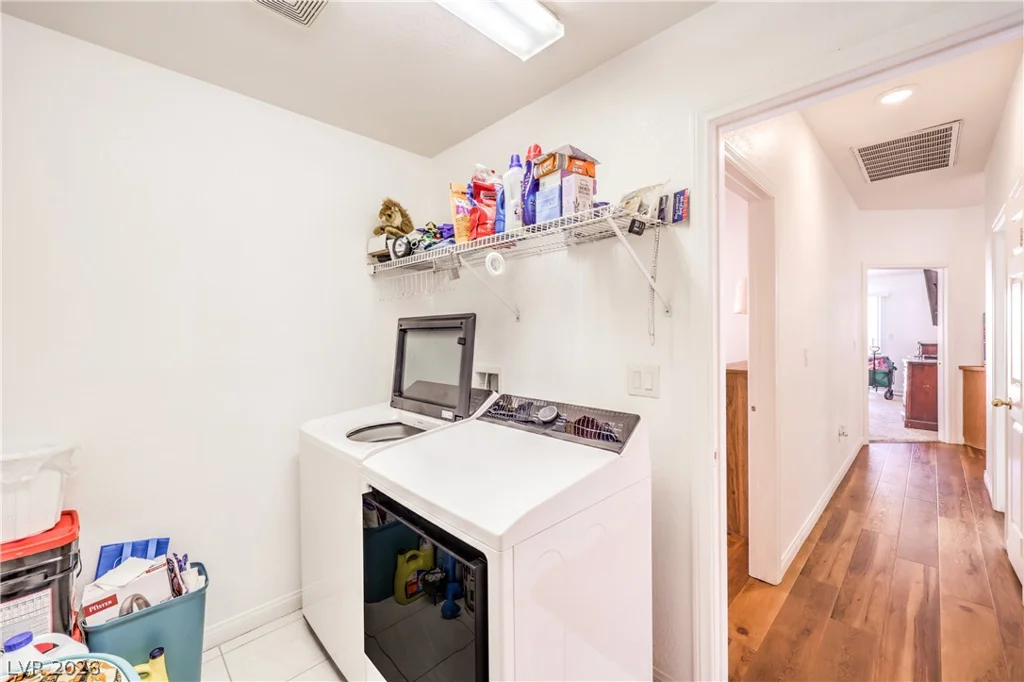 2560 Fort Lauderdale, Las Vegas, NV 89156