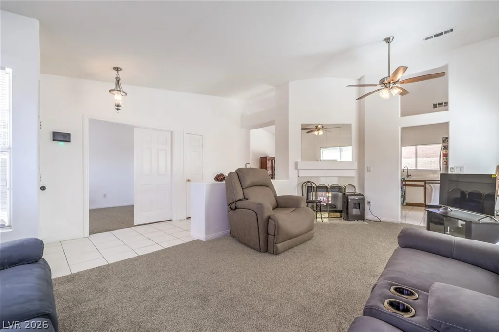 2560 Fort Lauderdale, Las Vegas, NV 89156