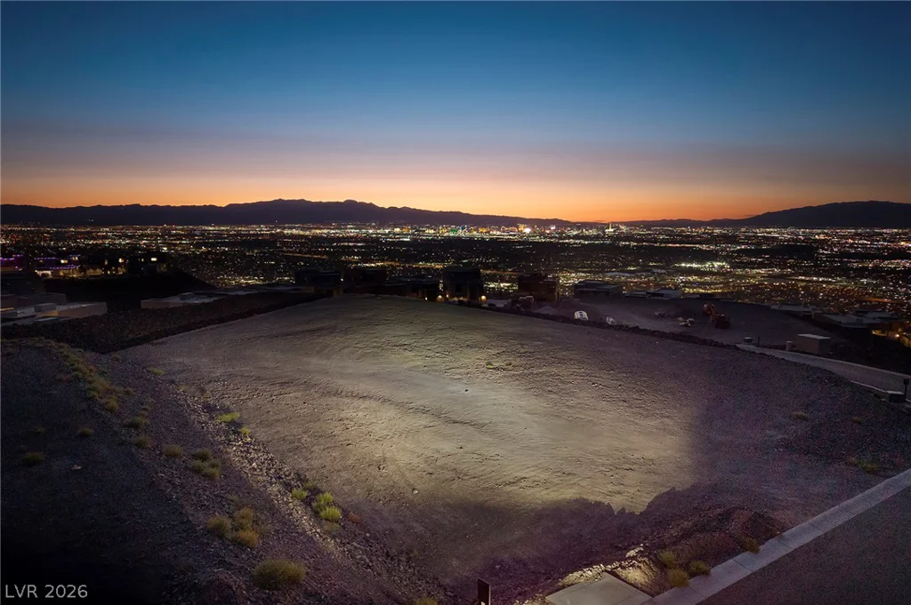 551 Grand Rim, Henderson, NV 89012