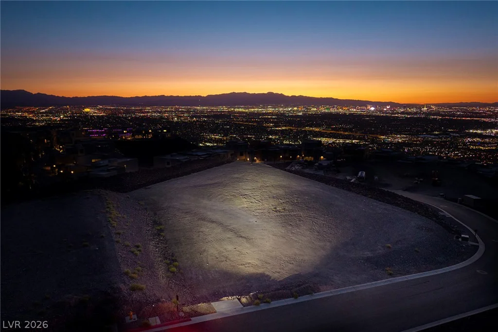 551 Grand Rim, Henderson, NV 89012
