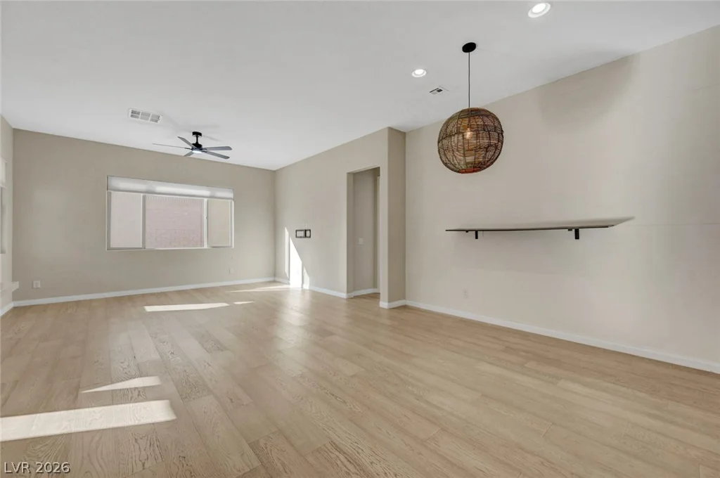 6117 Bugsy, North Las Vegas, NV 89081