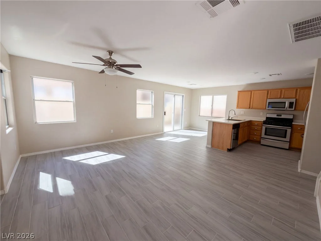 8141 Finch Feather, Las Vegas, NV 89143